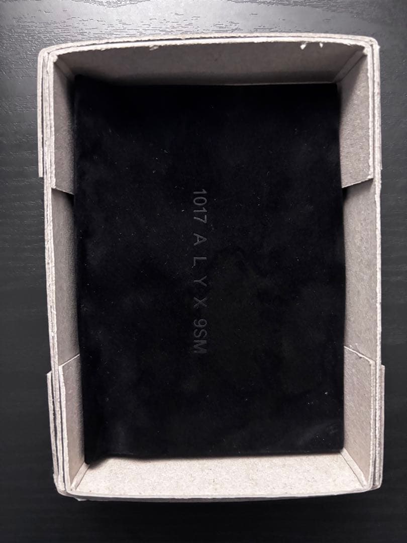 1017 ALYX 9SM キーホルダー キーチェーン