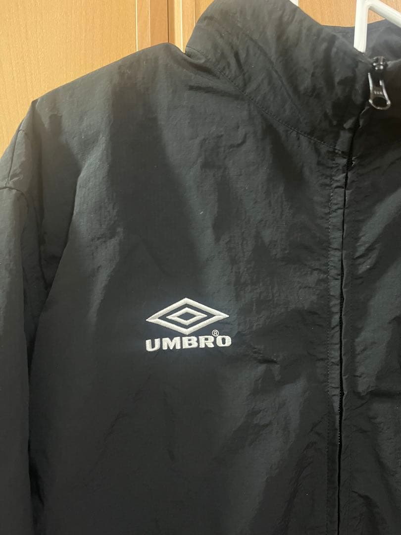 UMBRO ブラック ナイロンジャケット