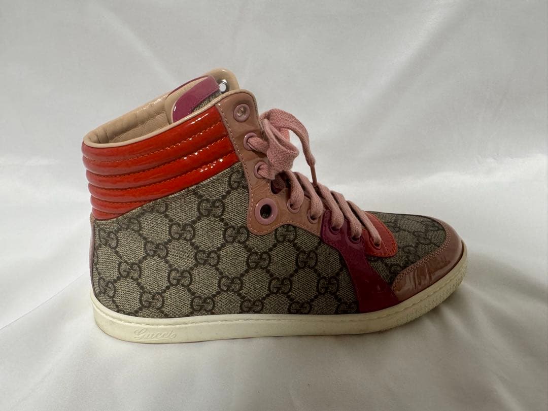 Gucci ピンク レッド ハイカットスニーカー