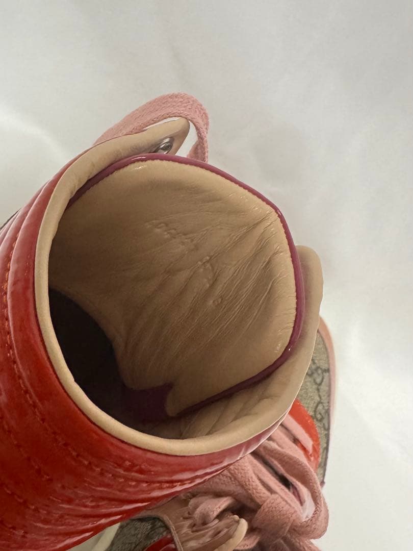Gucci ピンク レッド ハイカットスニーカー
