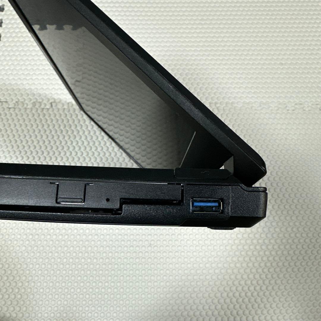 Fujitsu美品A5511/I5十一世代/8G/512G SSD/15.6HD