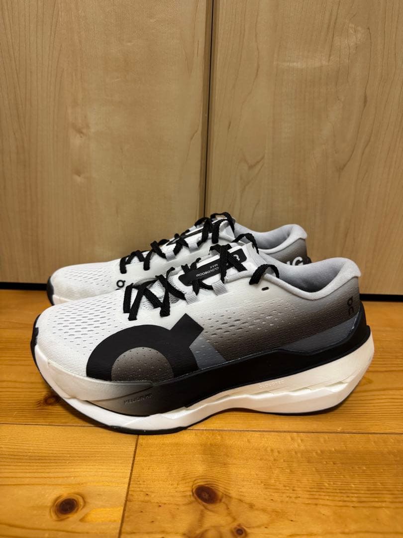 スパイク・シューズ On Cloudboom Max