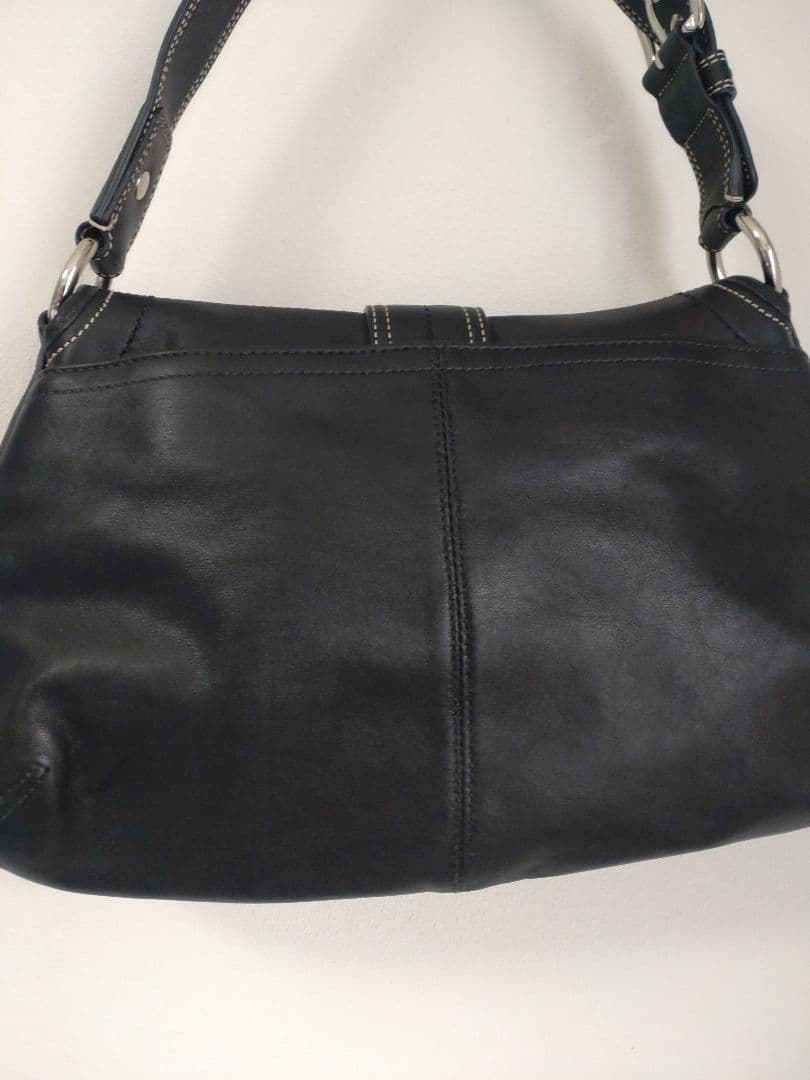coach 黒いレザーショルダーバッグ