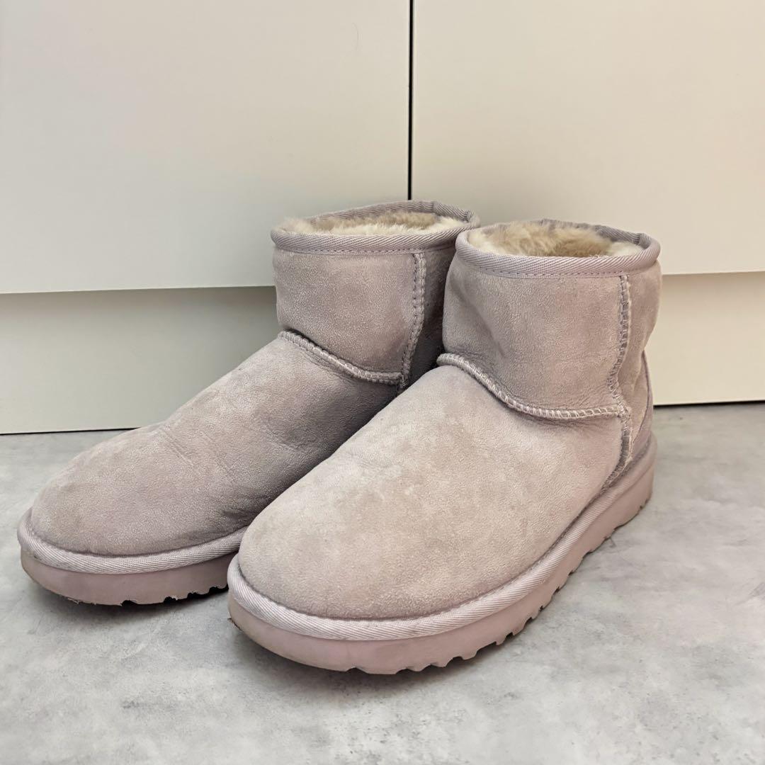 UGG クラシック ミニ II ロゴパッチ アンクルブーツ　24cm