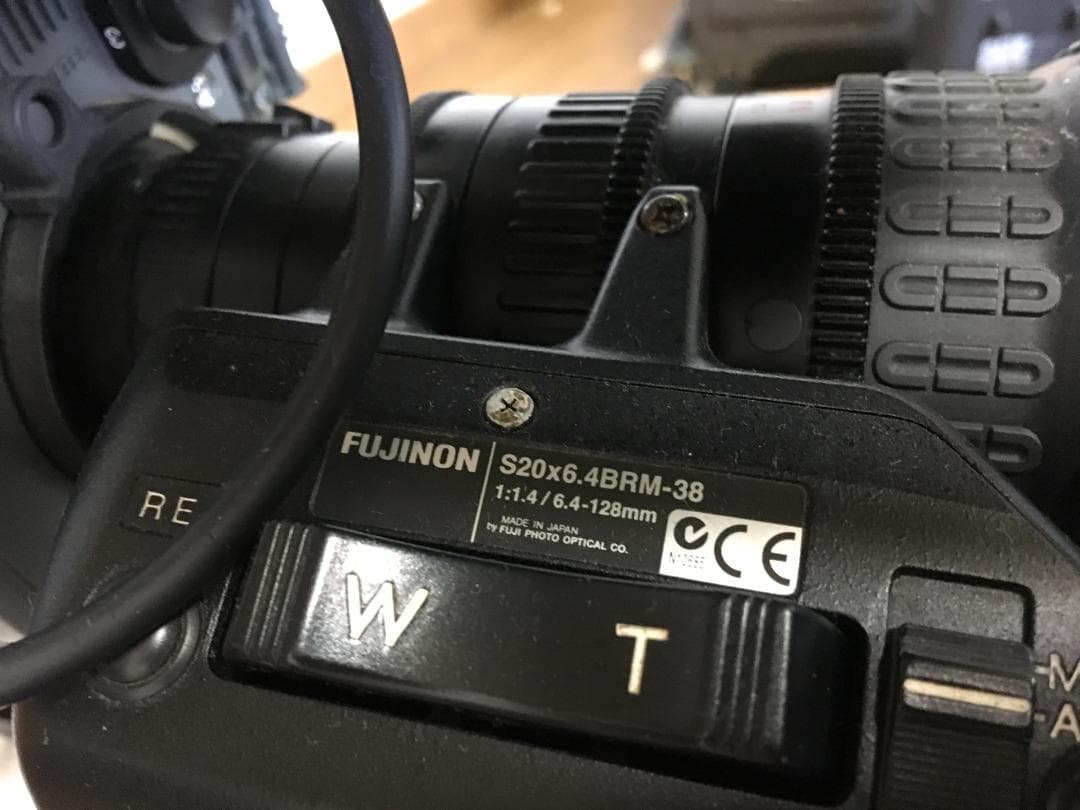 業務用　DVCAMカメラ　SONY DSR-300A