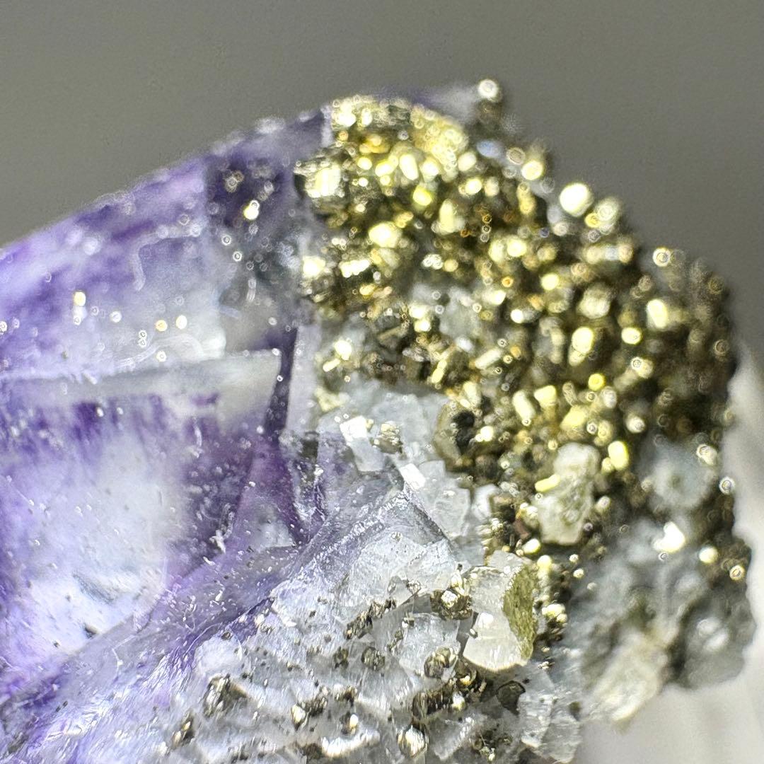 433 中国　ヤオガンシャン産　フローライト&パイライト