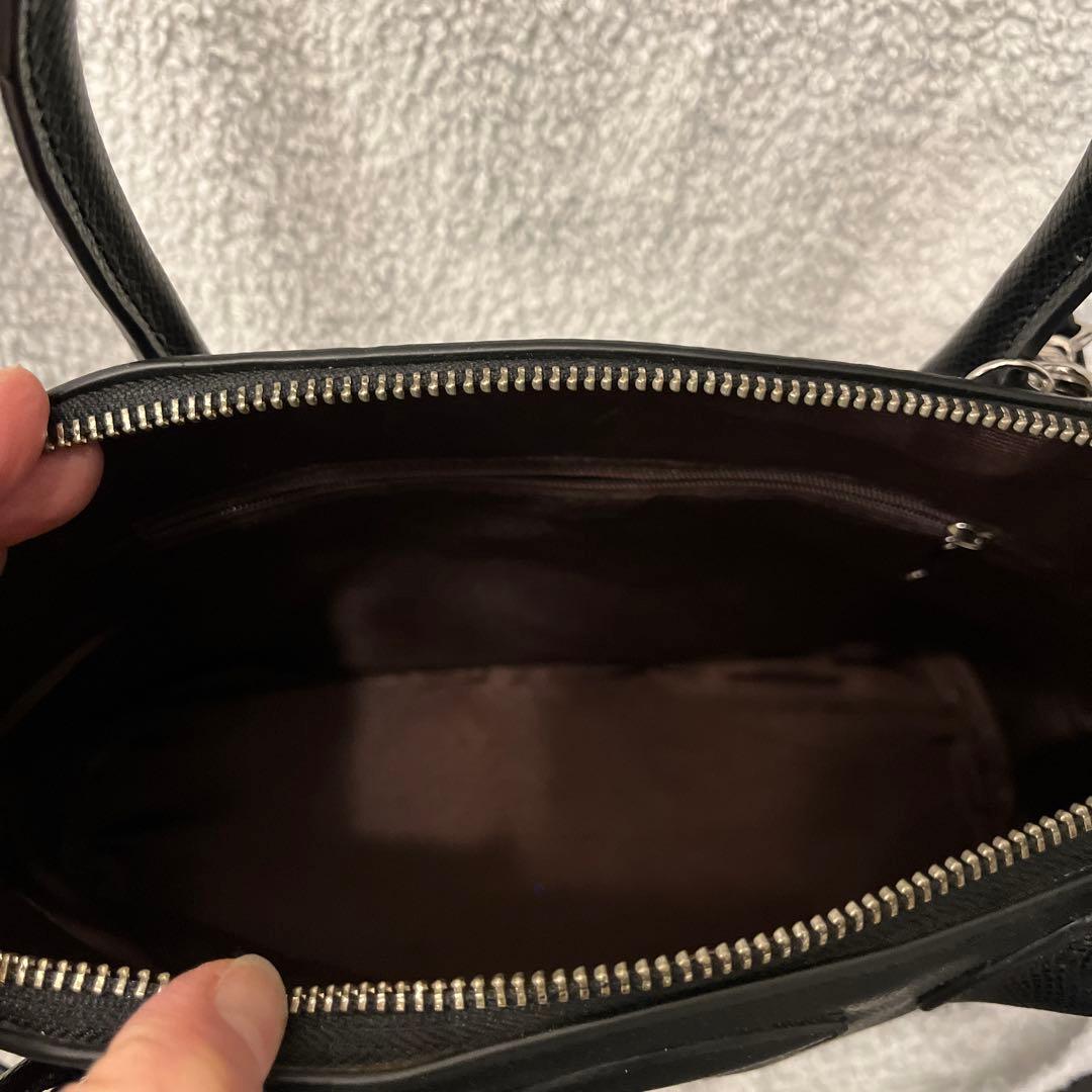 ☆本革　ブガッティ　ハンドバッグ　ブラック　カラー☆