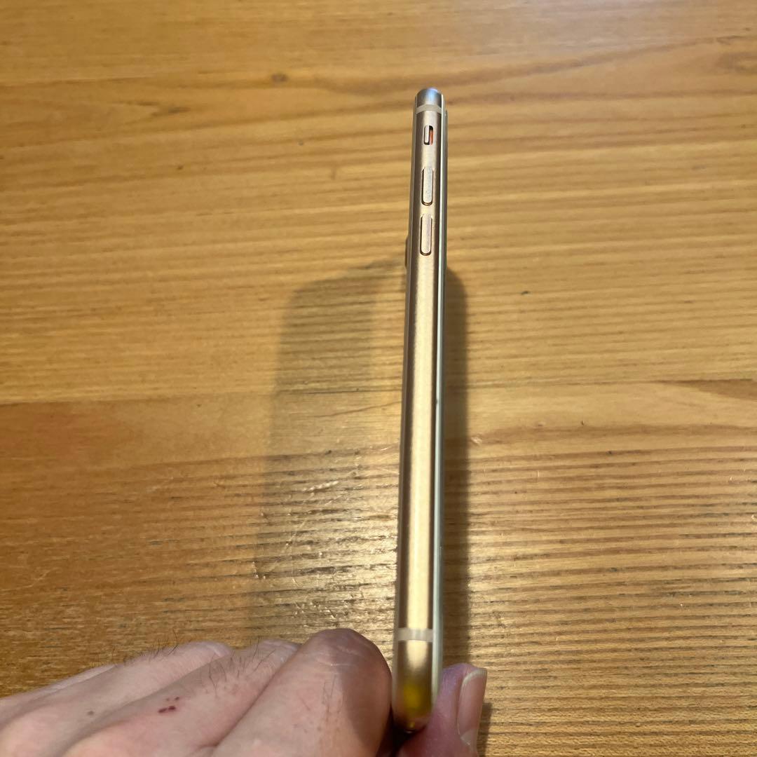 iPhone8 ゴールド