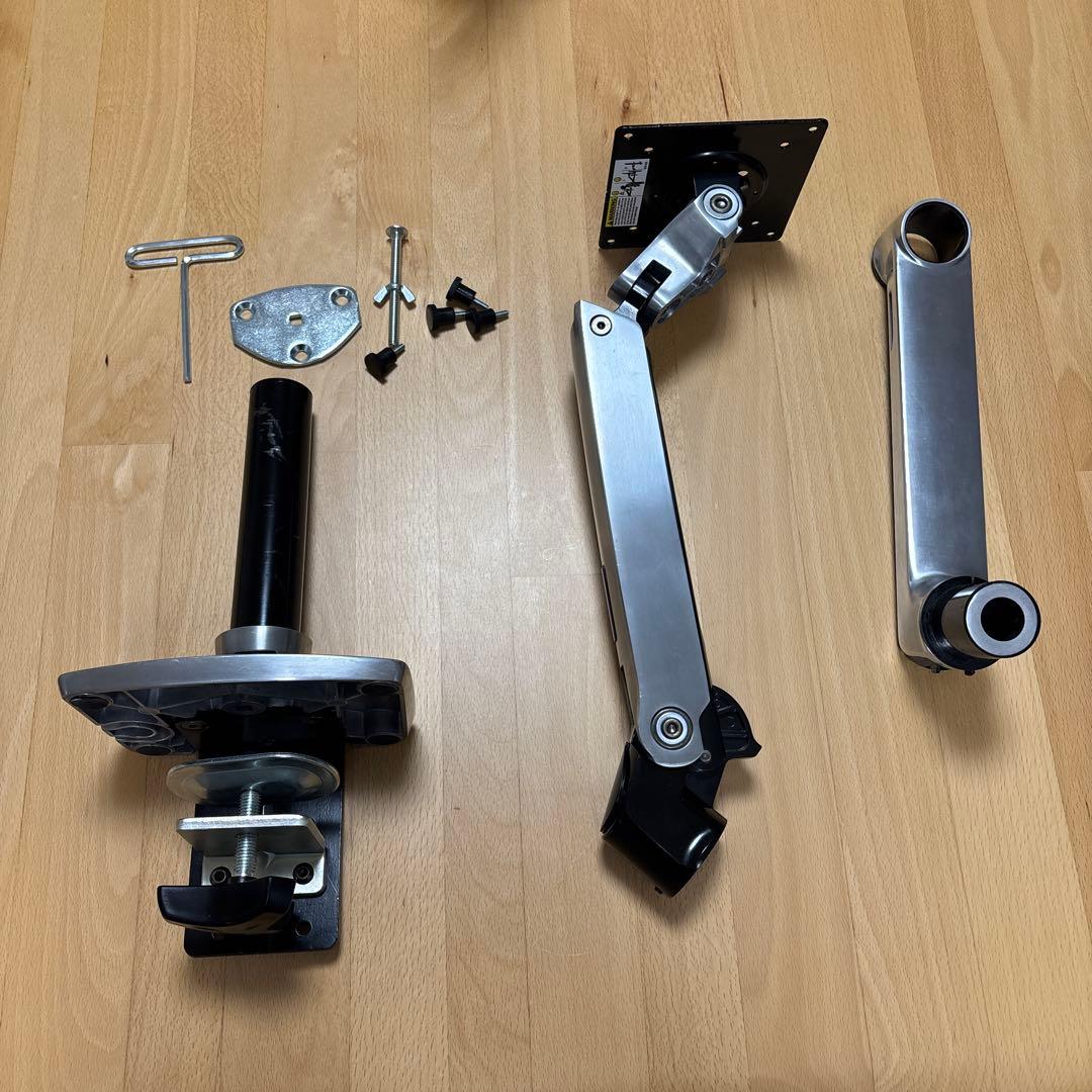 エルゴトロンLX モニターアーム34インチ（~11.3kg)まで VESA対応