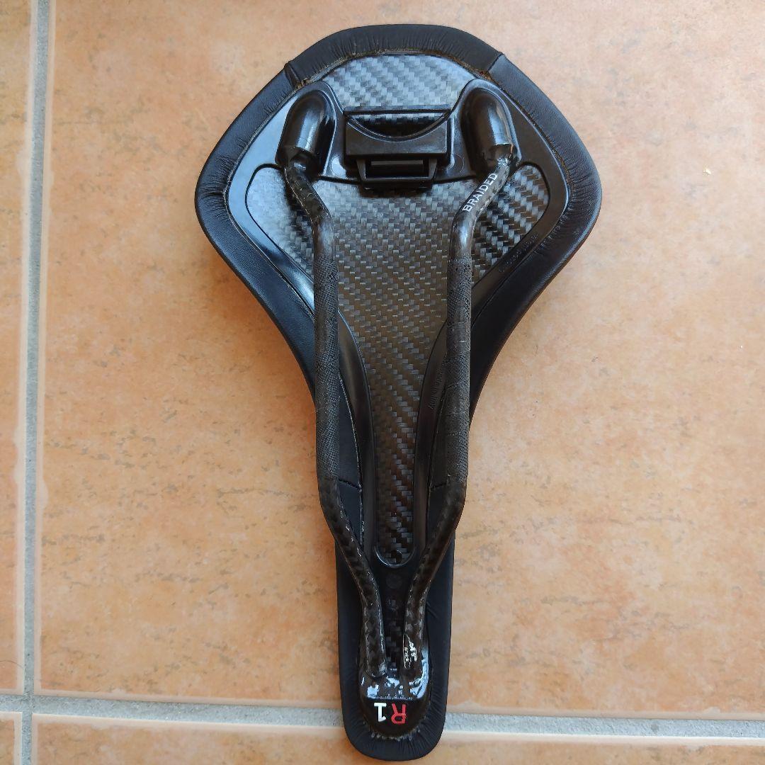 Fizik Antares R1 ブラックサドル