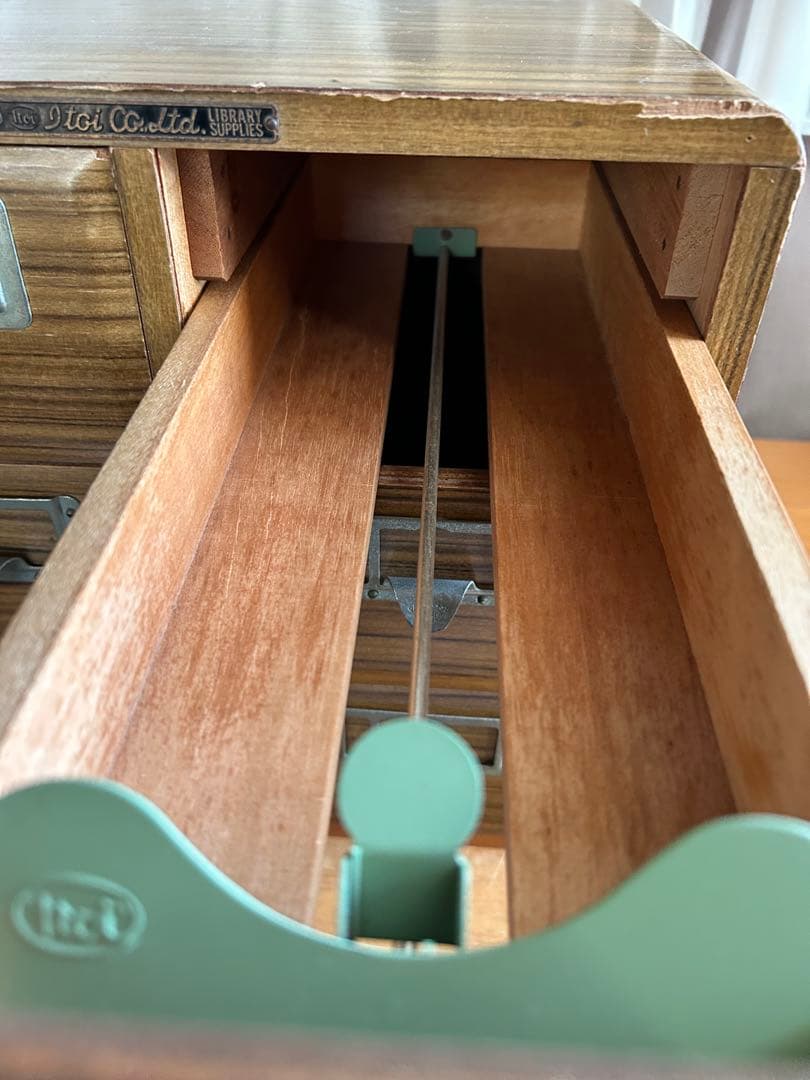 図書館カード　引き出し