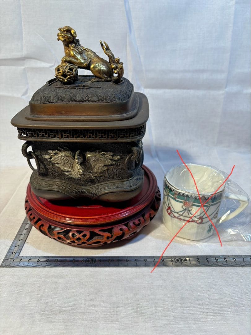 香炉　重さ≒3.6㎏　高さ≒19㎝　炉蓋幅≒14㎝