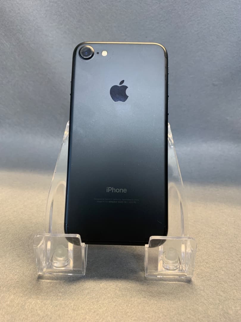 美品　国内版　SIMフリー　iPhone７　 32GB ブラック色