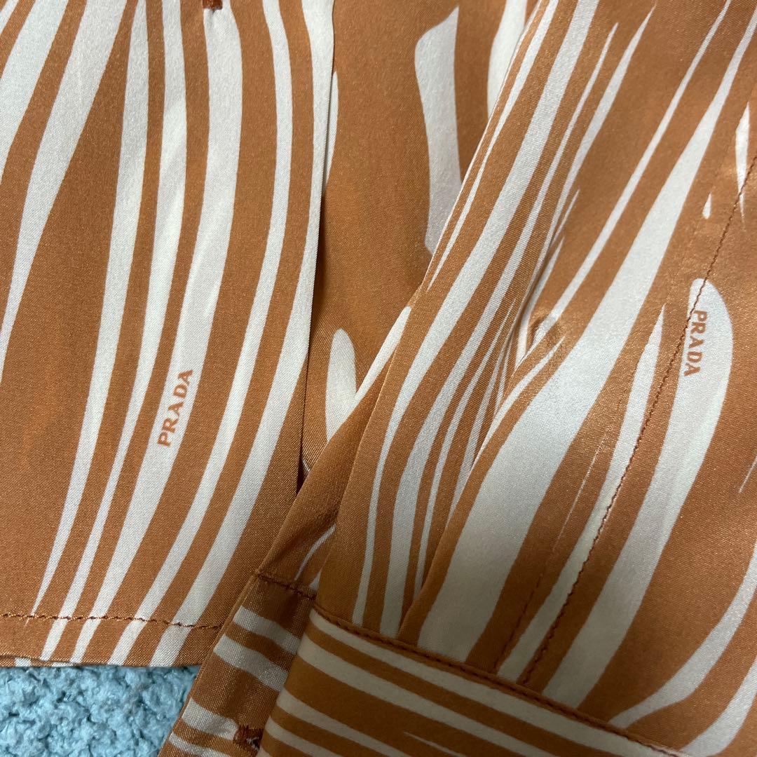 再　お値下げしました。PRADA　シルクプリントブラウス38
