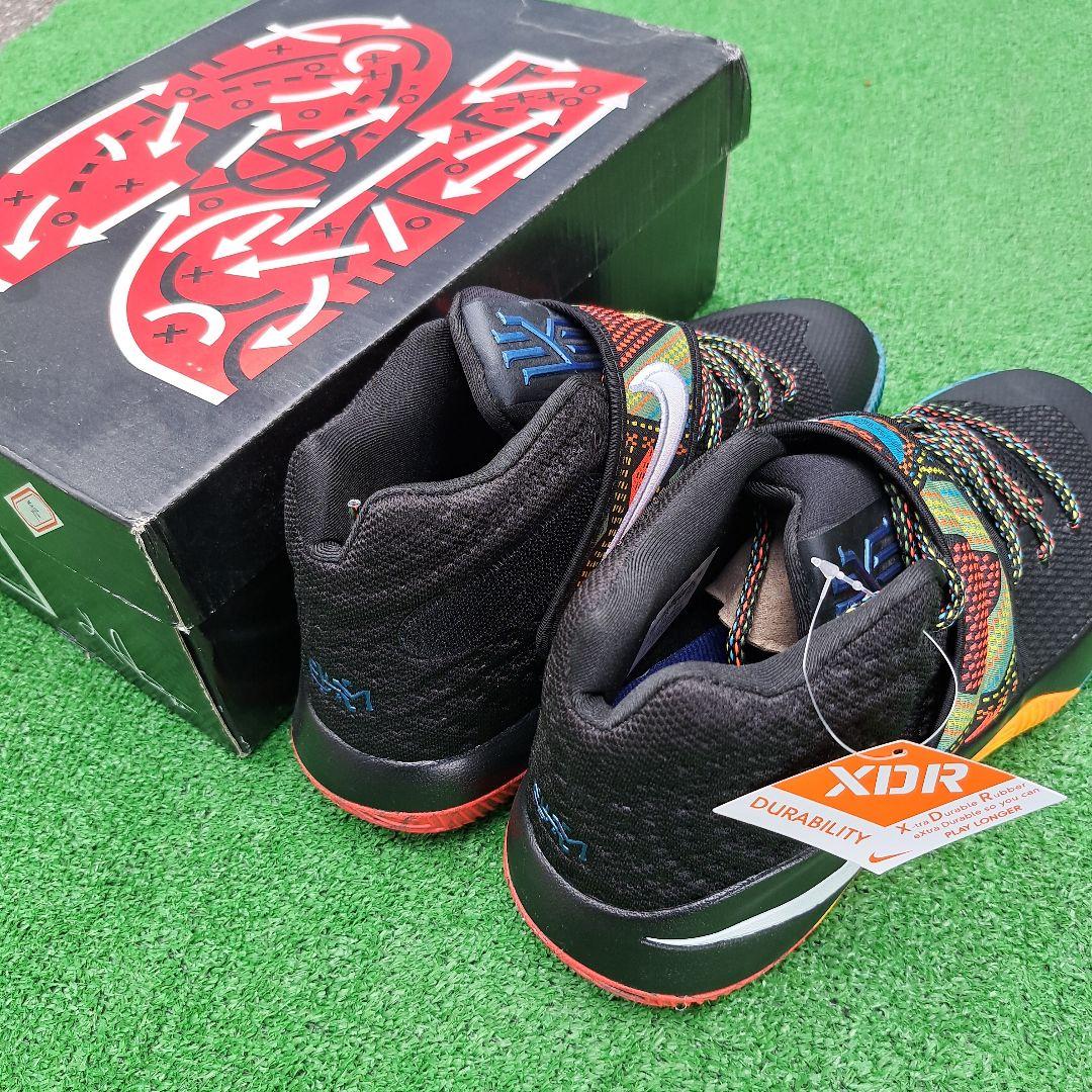 Nike Kyrie バスケットボールシューズ
