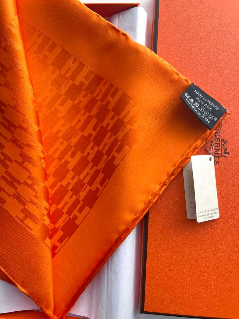 【未使用品】HERMES グランH シルク100% スカーフ ポケットチーフ