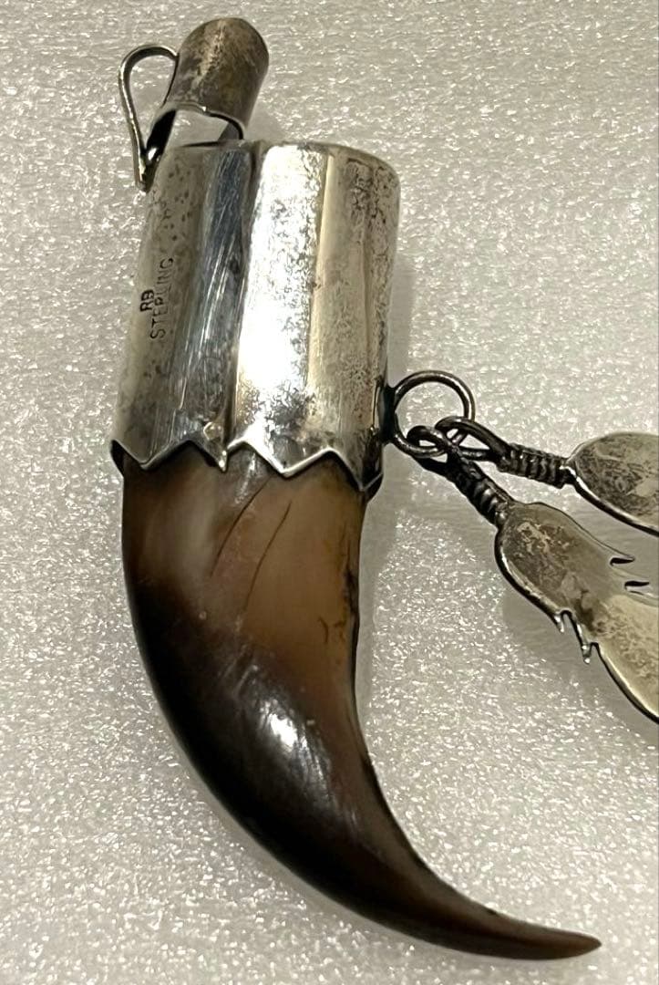 ペンダントヘッド　ナバホ　NABAJO 熊の爪　ハンドメイド　ターコイズ