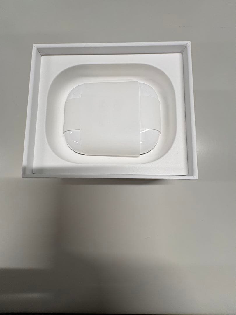 【ほぼ未使用に近い】Apple AirPods Pro3 本体