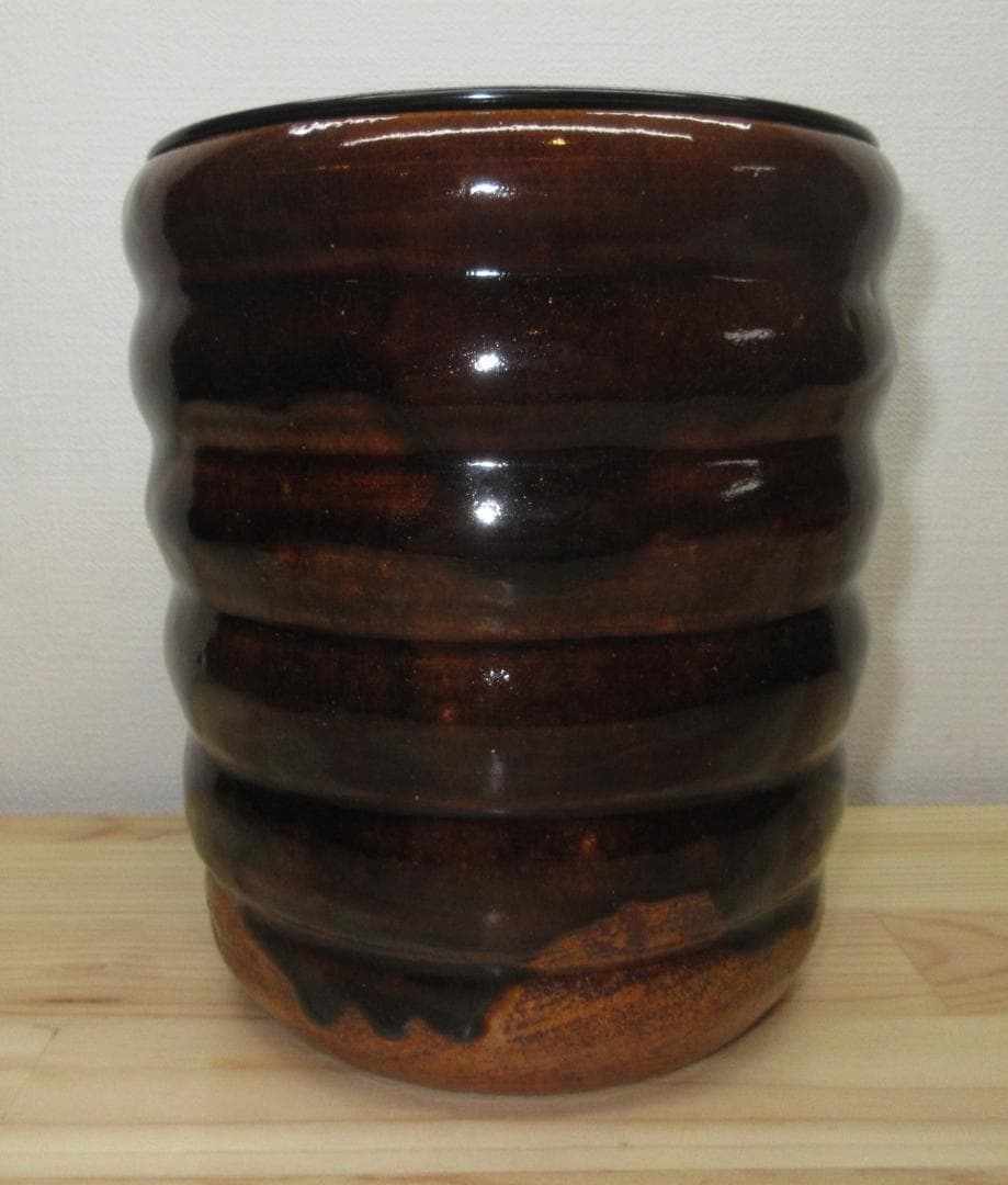 送料込【逢絢亭】茶道具 水指 大樋焼 飴釉 捻貫 塗蓋 大樋長左衛門 共箱入り