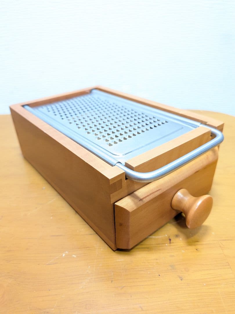 イタリア　ALESSI　TWERGI　チーズグレーター