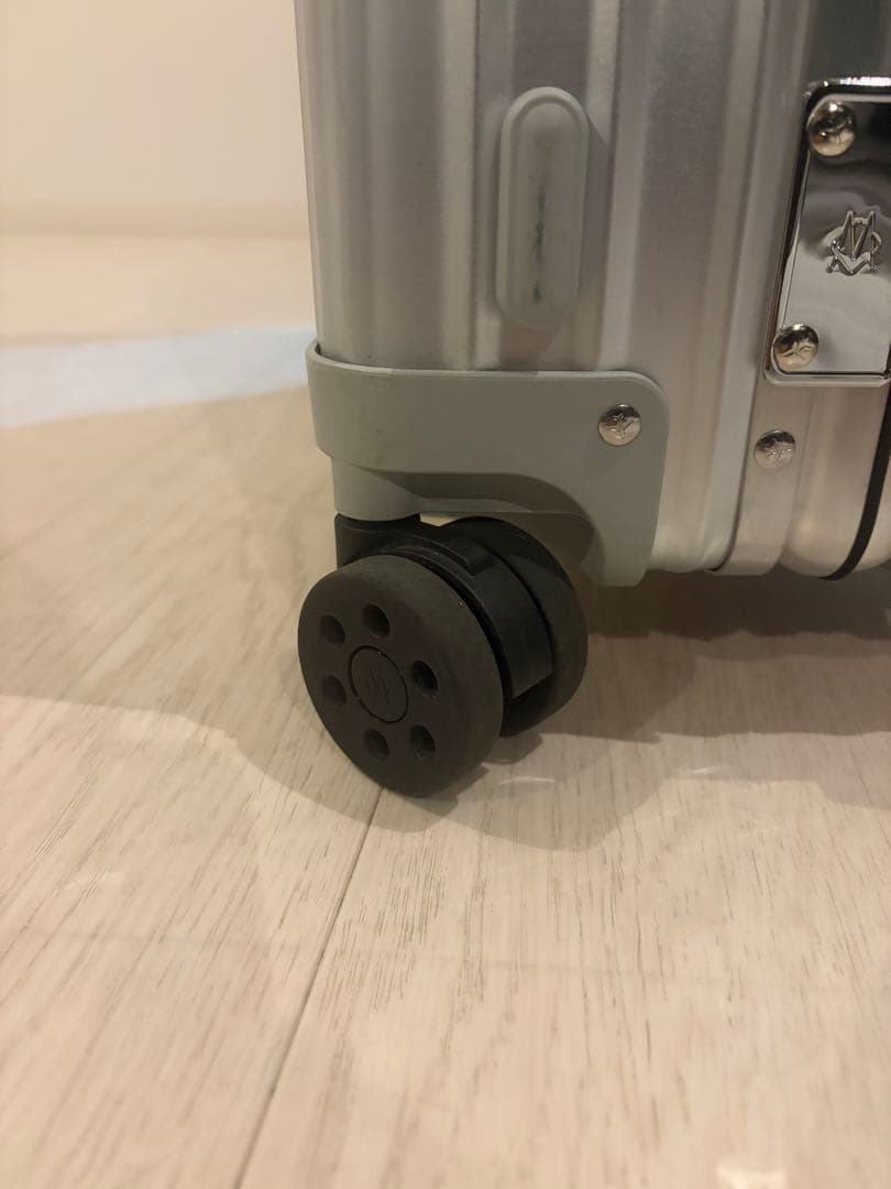 rimowa スーツケース　機内持ち込み可能