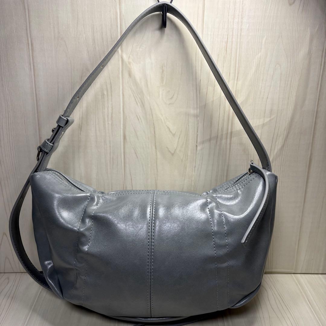 Matin Kim スモークブルー ショルダーバッグ