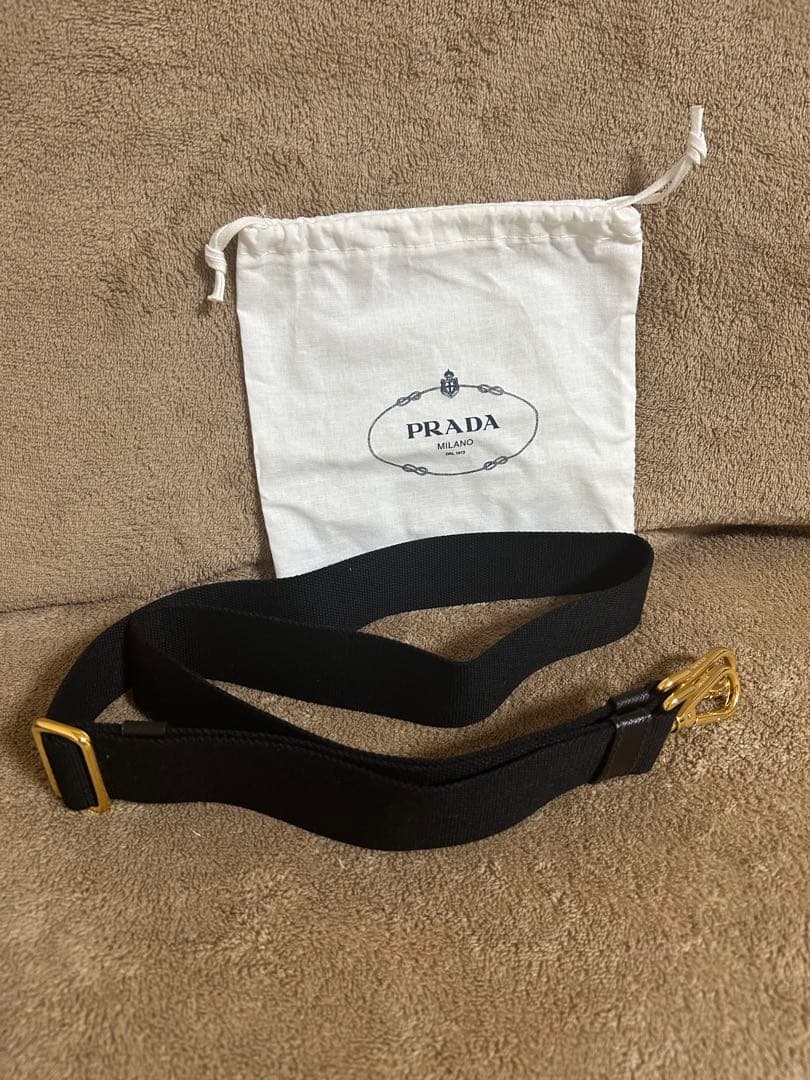 【未使用品】PRADA カナパブラックキャンバスストラップ　黒　ゴールド金具