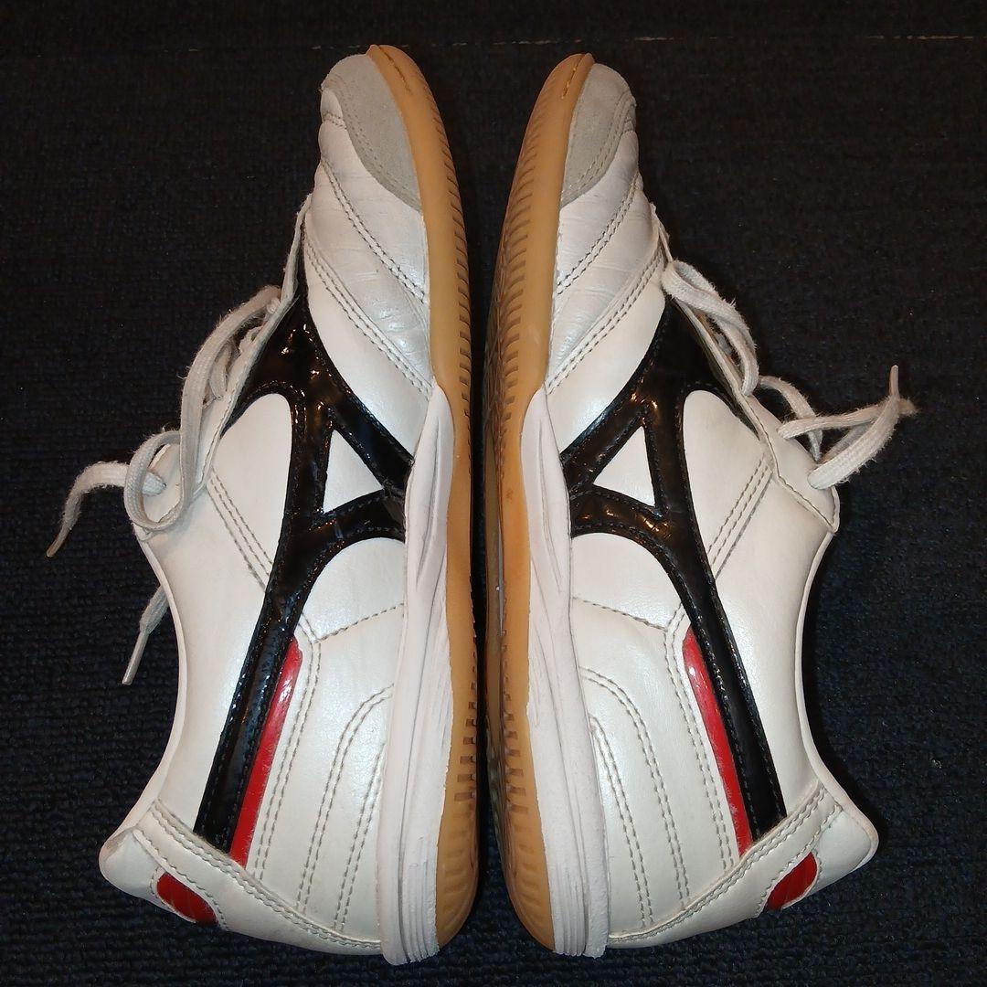 美品ミズノモレリアMIZUNOMORELIA フットサルシューズ 23.5cm