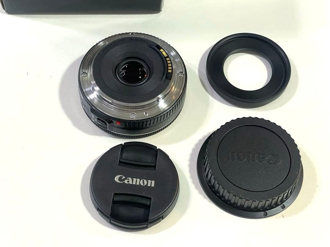 【Canon】パンケーキレンズEF40mm f/2.8STM レンズとフード