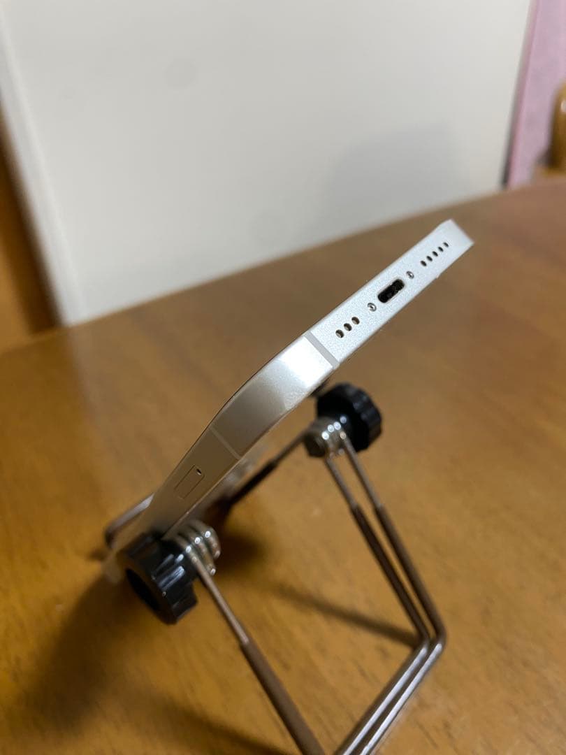 Apple iPhone13 バッテリー100%