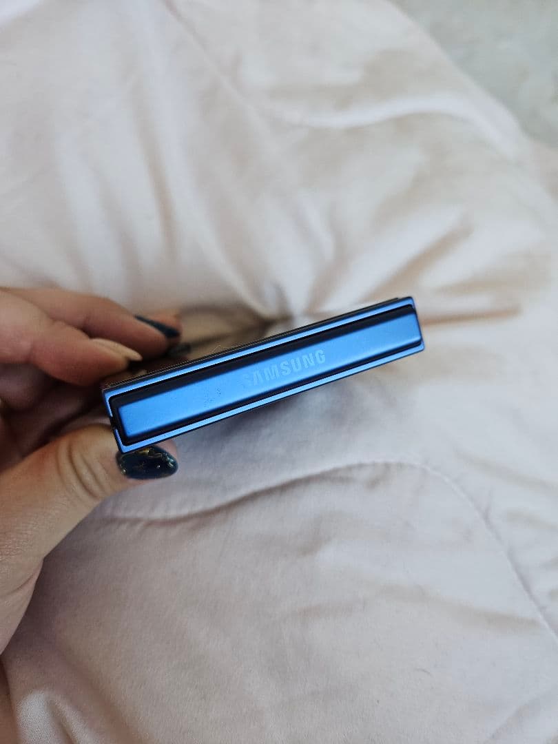 Samsung ZFlip7 256GB ブルー