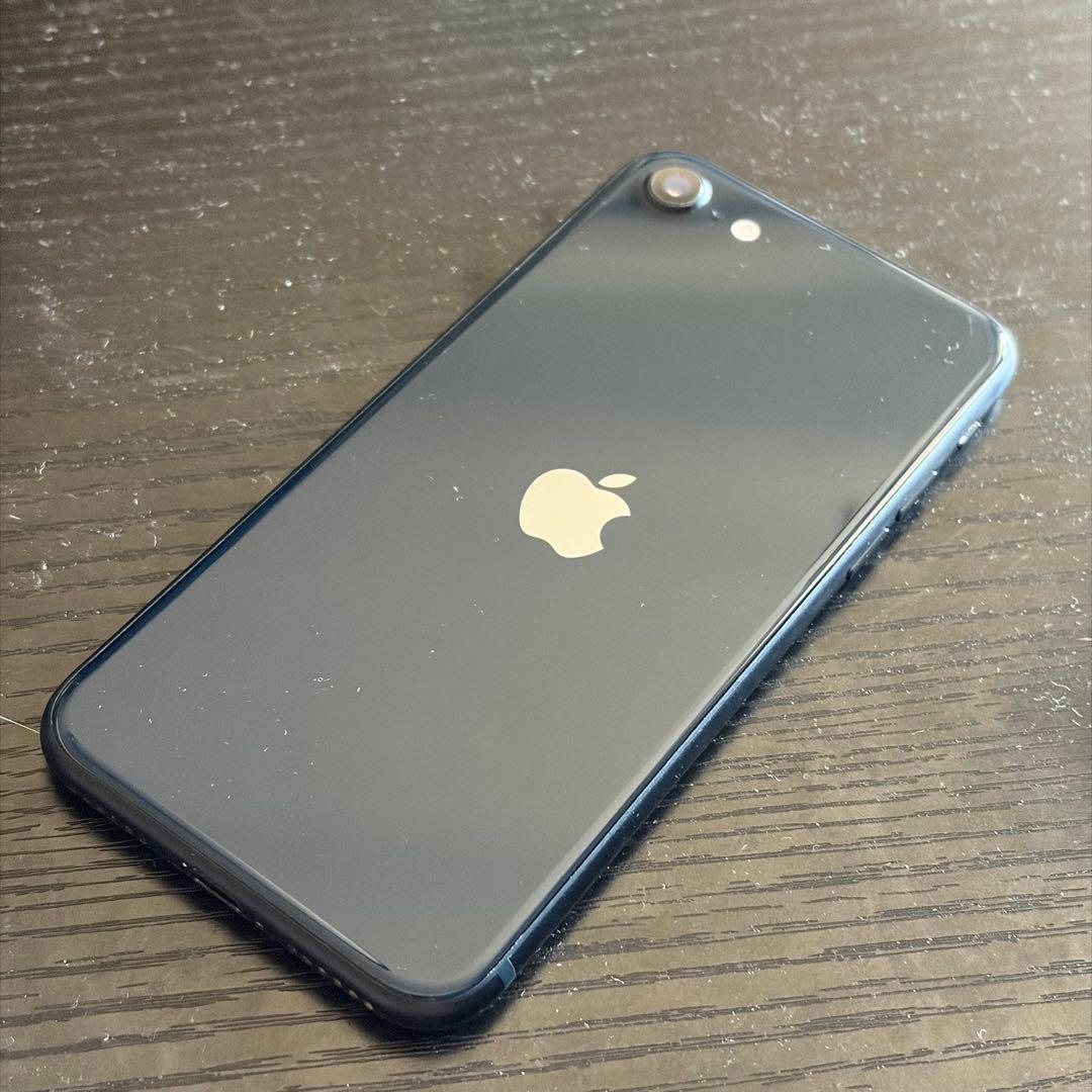 iPhone SE 第3世代 64GB ミッドナイト バッテリー84%