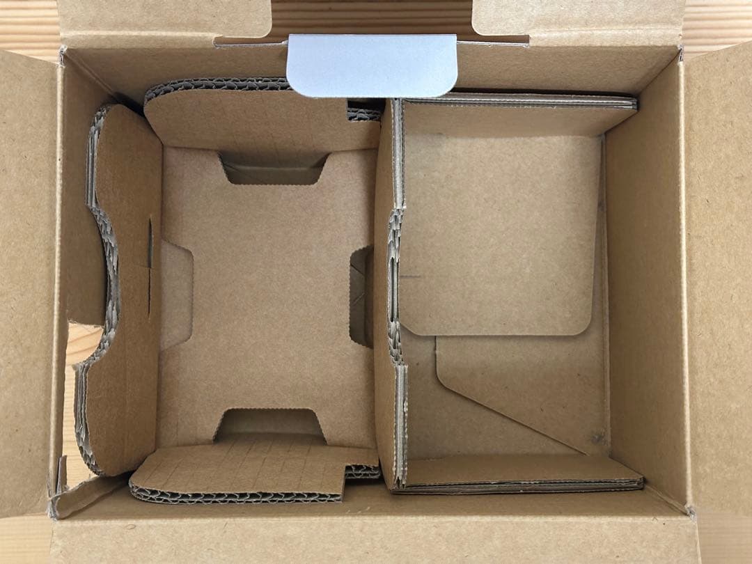 Canon EOSkiss x7ダブルズームキット (レンズ保護フィルター付き)