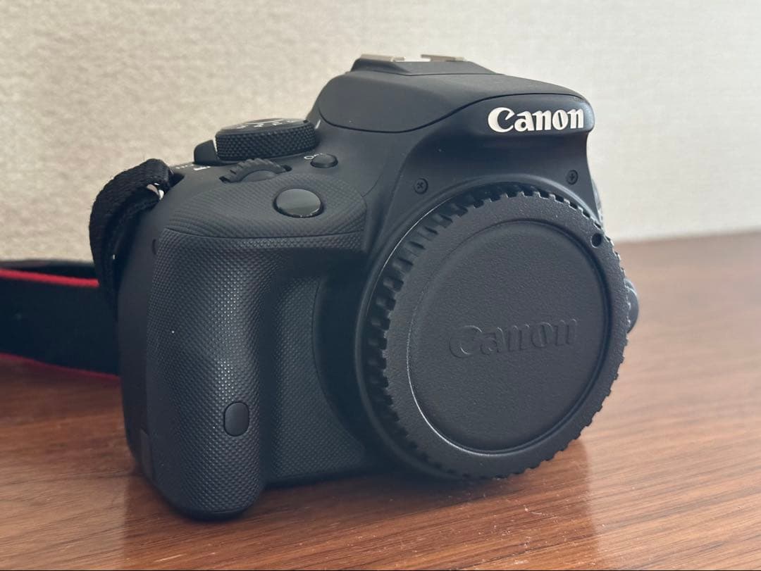 Canon EOSkiss x7ダブルズームキット (レンズ保護フィルター付き)