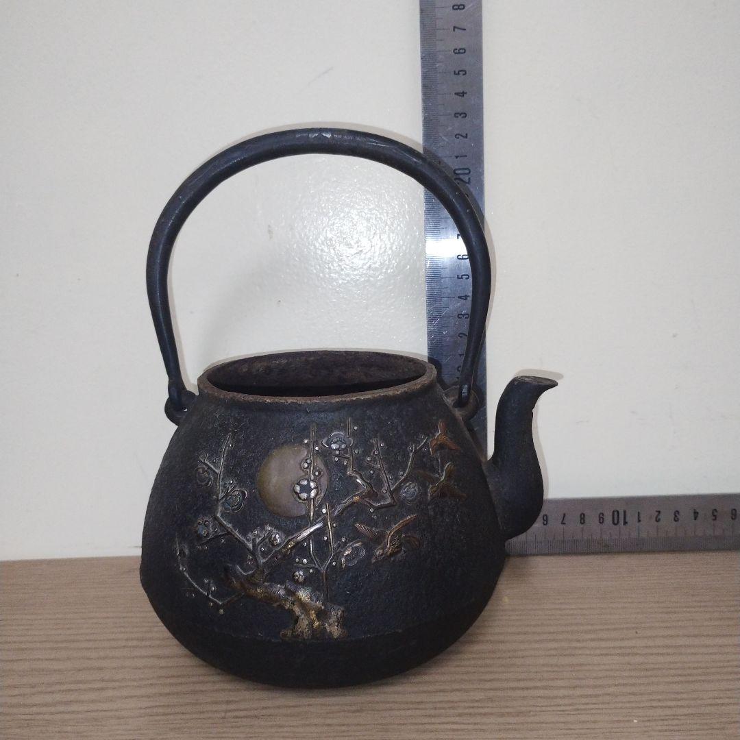 整*屋様 鋳鉄製 花鳥模様 鉄瓶 木箱付き