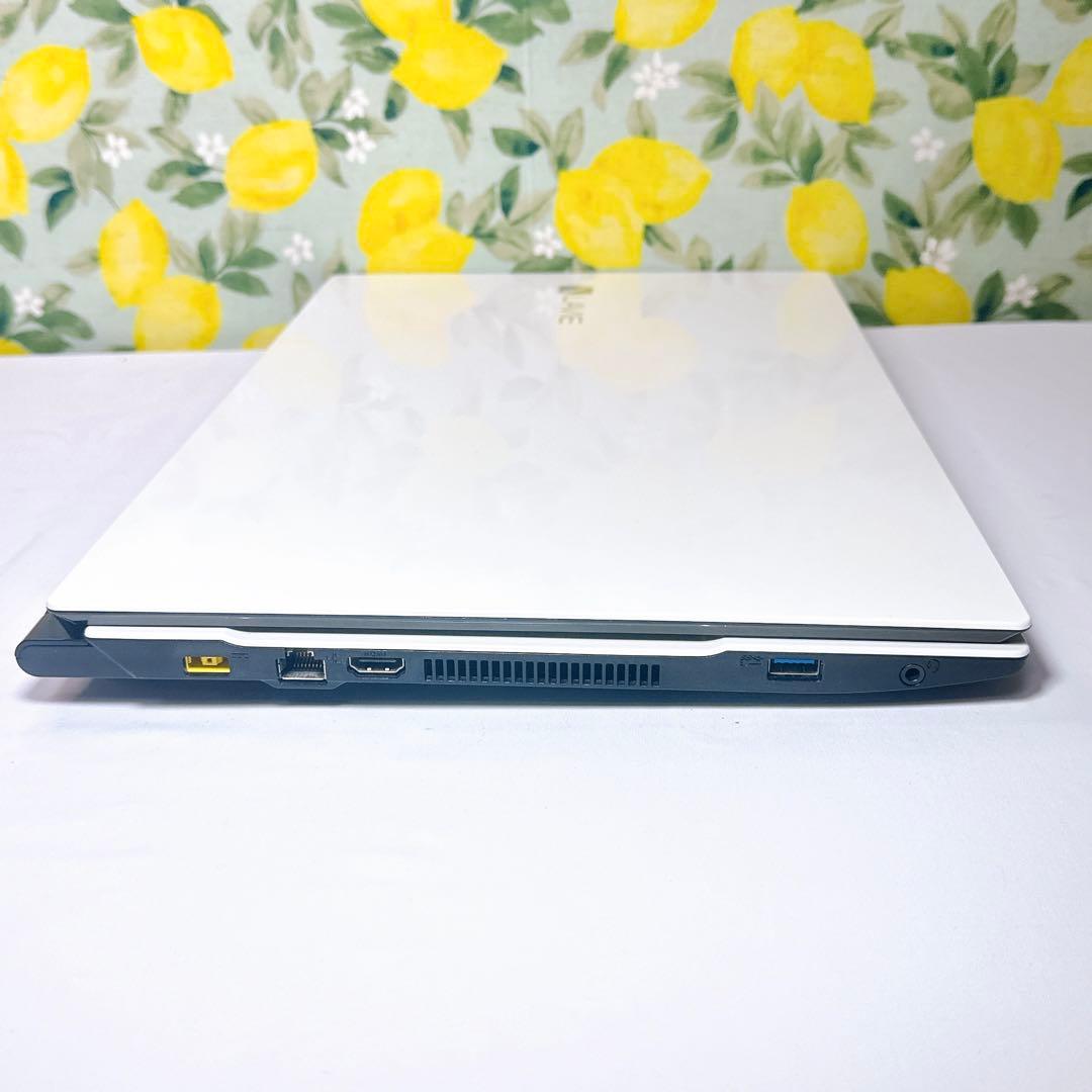 新品SSD❤️特典マウス付き❤️大人気ホワイト❤️お部屋のインテリアにも馴染む❤️