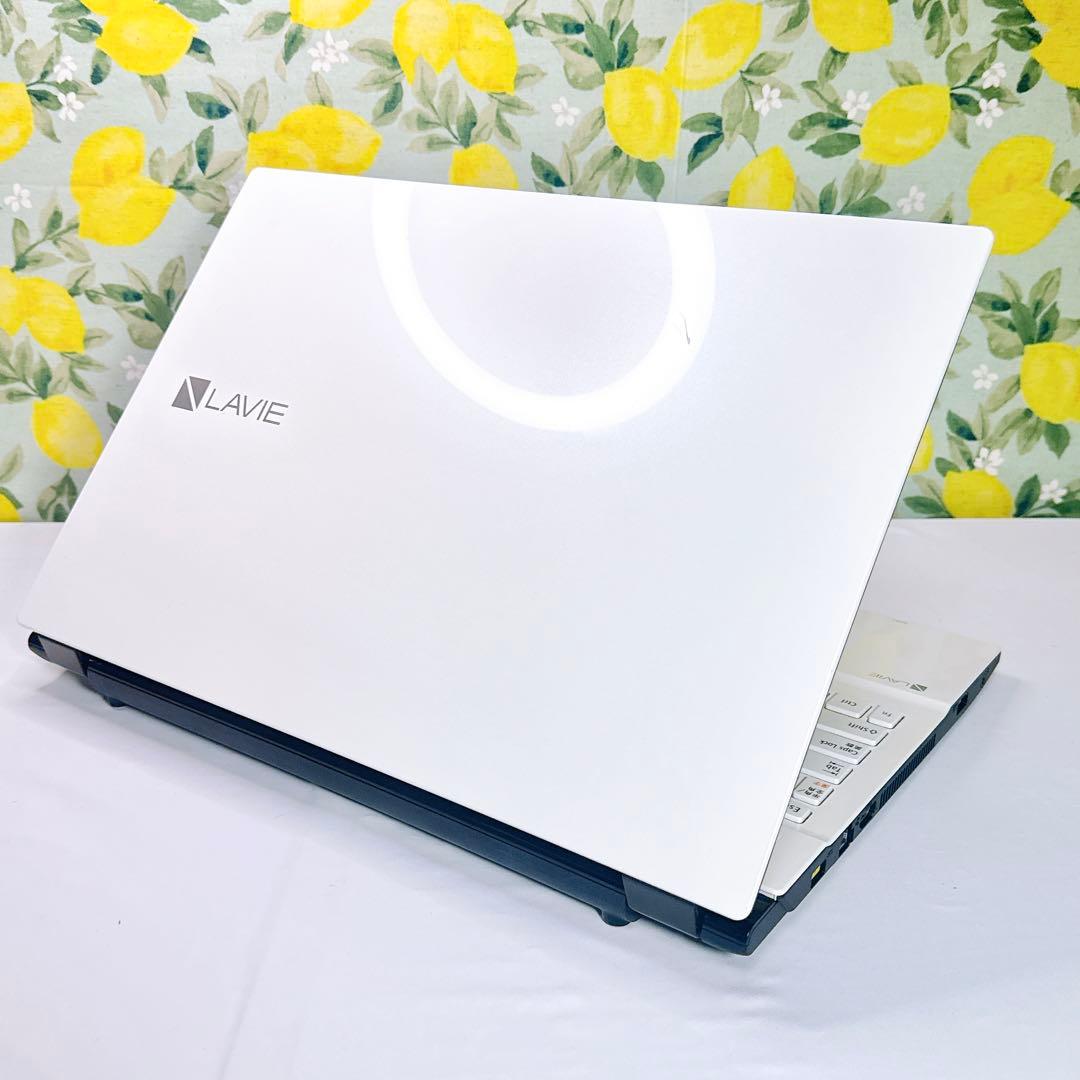 新品SSD❤️特典マウス付き❤️大人気ホワイト❤️お部屋のインテリアにも馴染む❤️