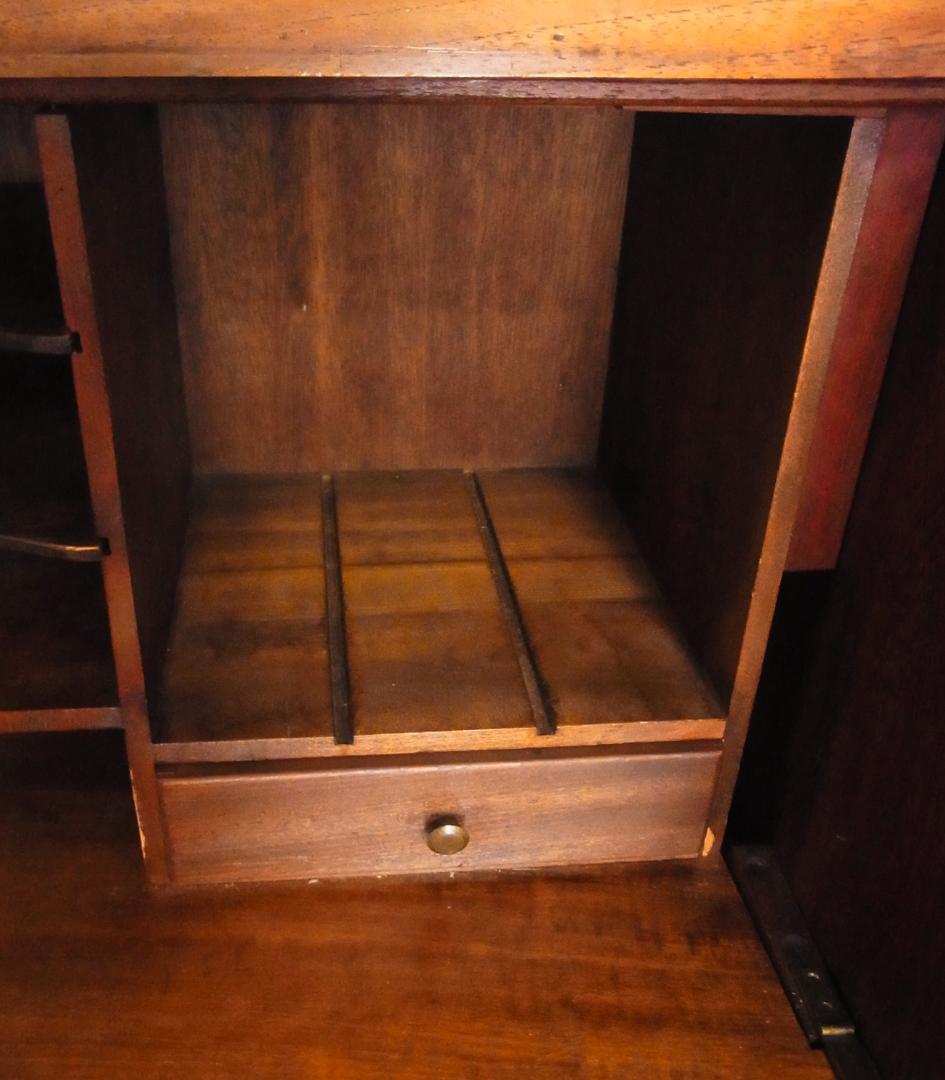 英国 アンティーク 家具 ライティングビューロー 鍵付き　真鍮金具