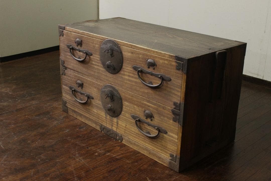 二本松箪笥 二段 前桐 鶴亀金具 古い和箪笥 時代箪笥 古家具/ローボード古民藝