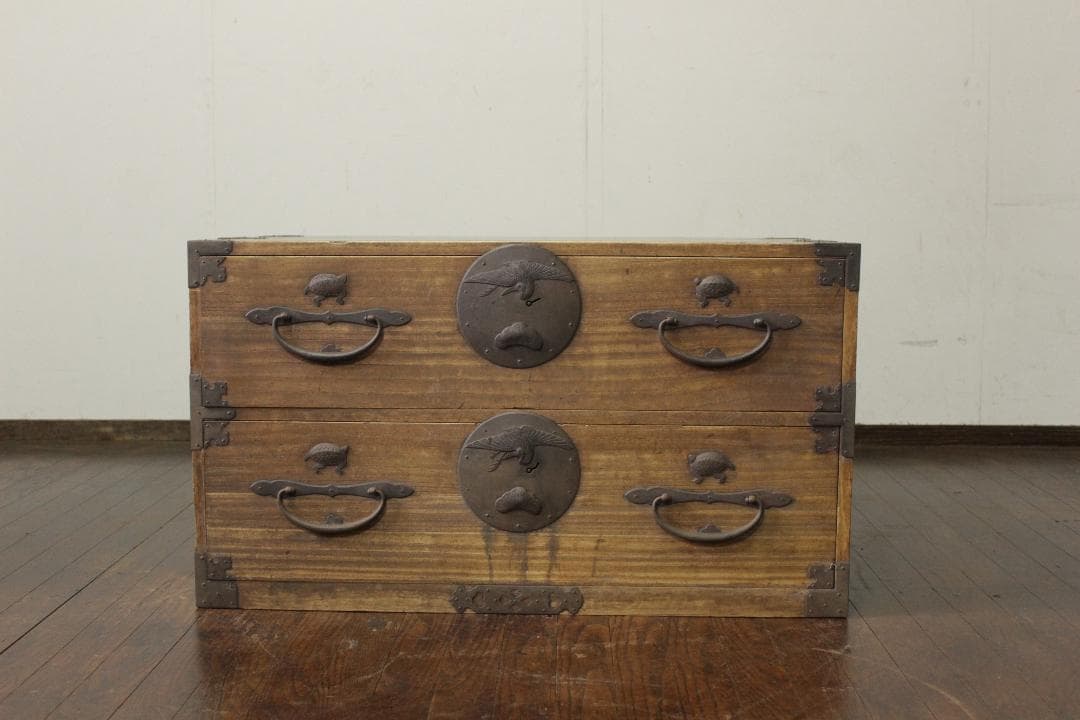 二本松箪笥 二段 前桐 鶴亀金具 古い和箪笥 時代箪笥 古家具/ローボード古民藝