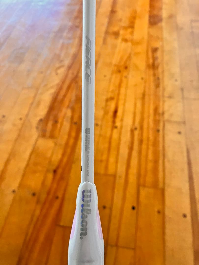 【値下げ可】Wilson Fierce バドミントンラケット、ホワイト
