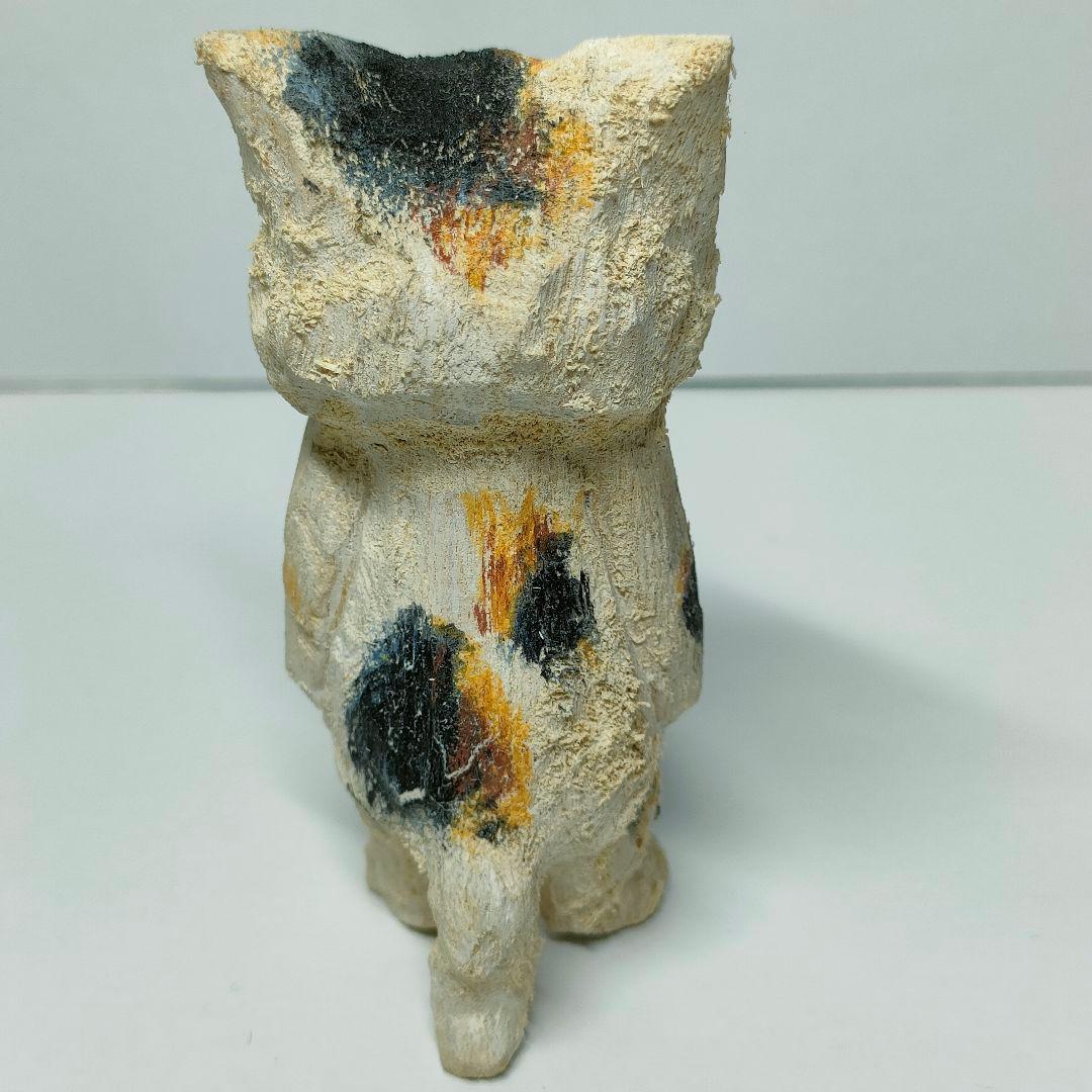 usaneko　戸川五十生　tiny cats 　樟にアクリ猫の木製彫刻