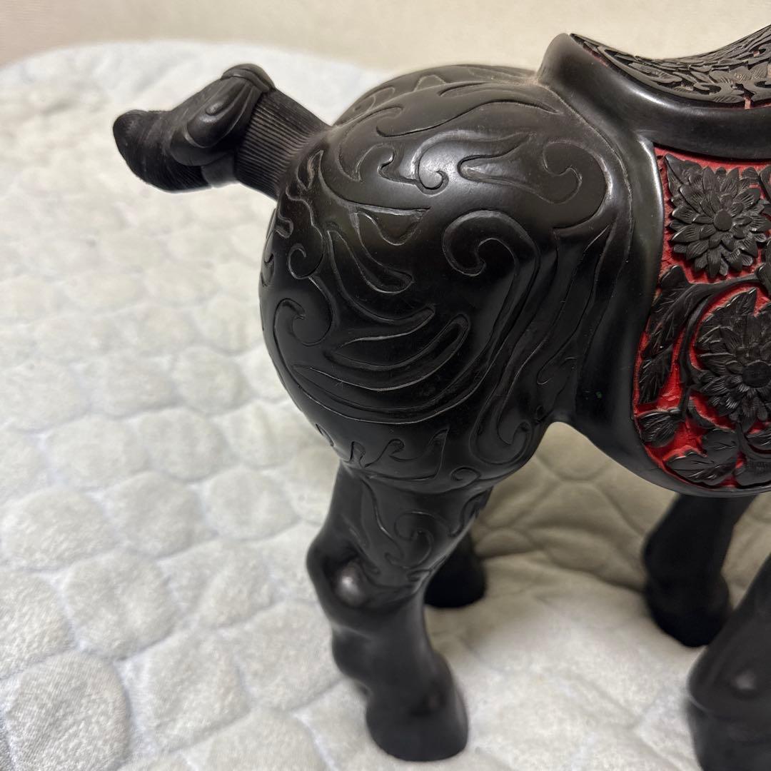 美品!堆朱堆黑馬細密彫刻縁起物置物唐物漆芸中国美術時代物古玩骨董品アンティーク