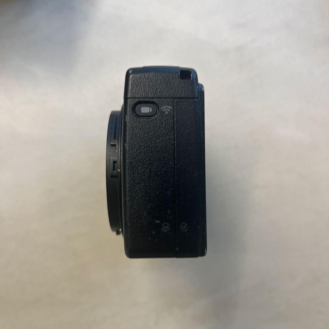RICOH GR III コンパクトデジタルカメラ　フラッシュ付