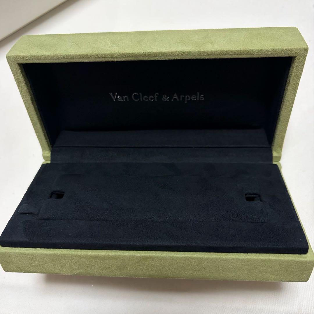 極美品　ヴァンクリーフ&アーぺル　ブレスレットケース　空箱　現行品