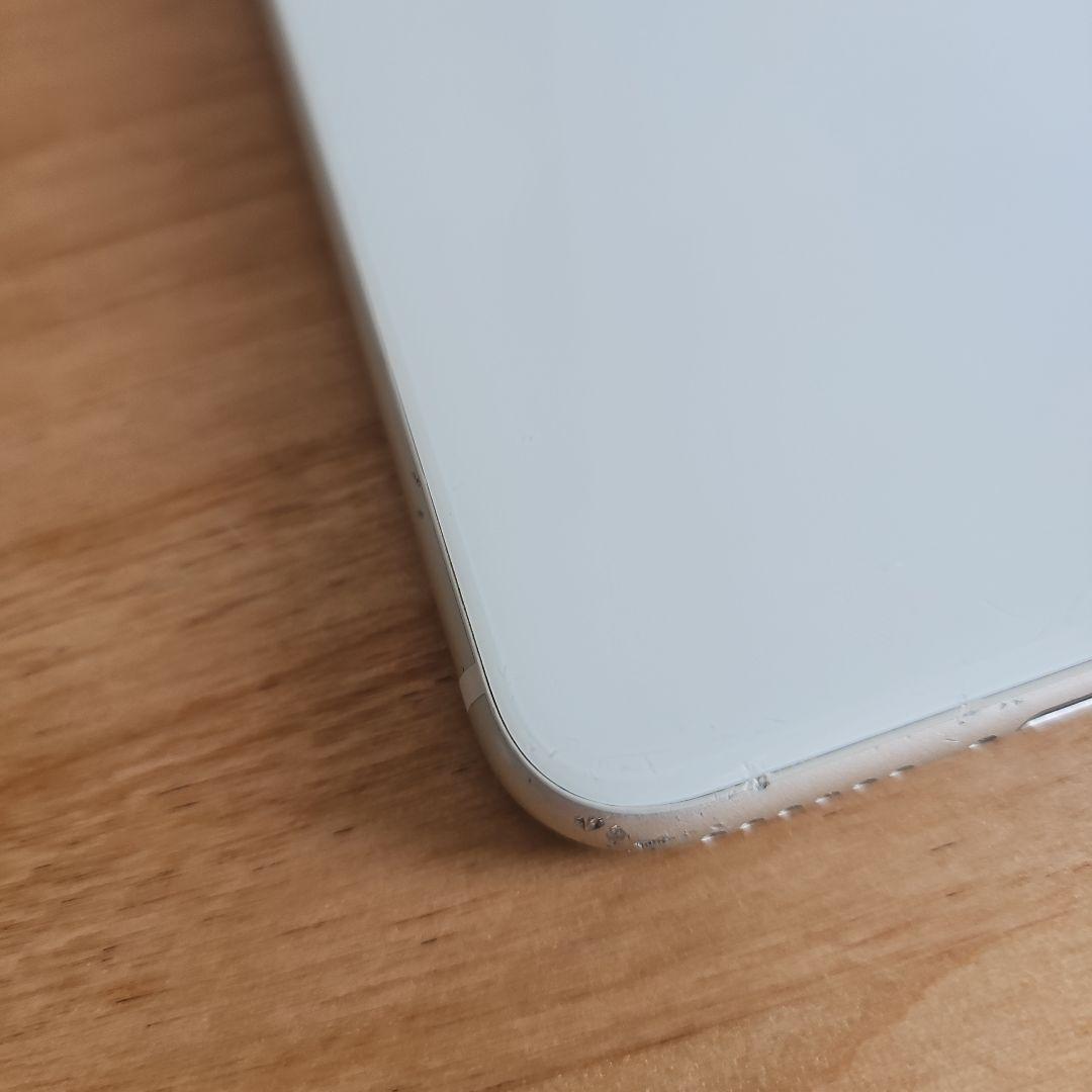 iPhone SE (第3世代) 64ギガ　ダメージあり