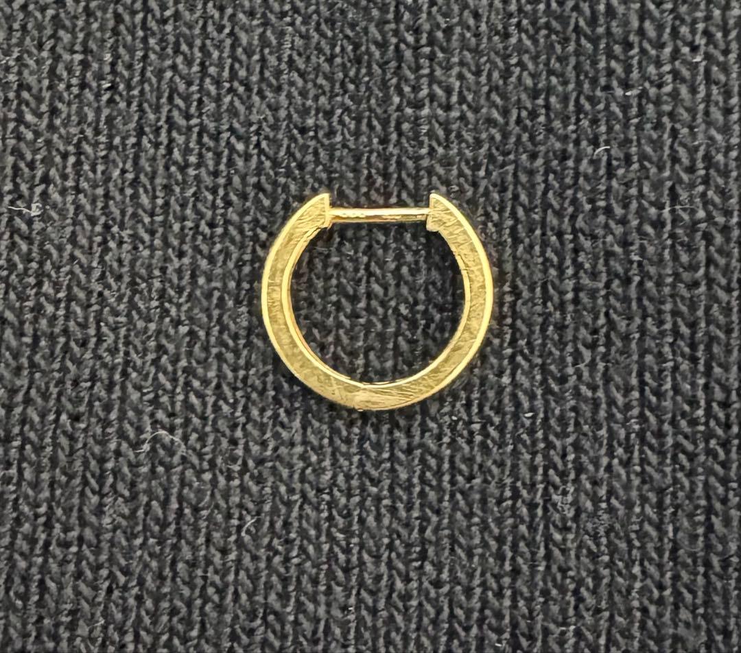 ココシュニック　COCOSHNIK K18ゴールド フープピアス。片方のみ。