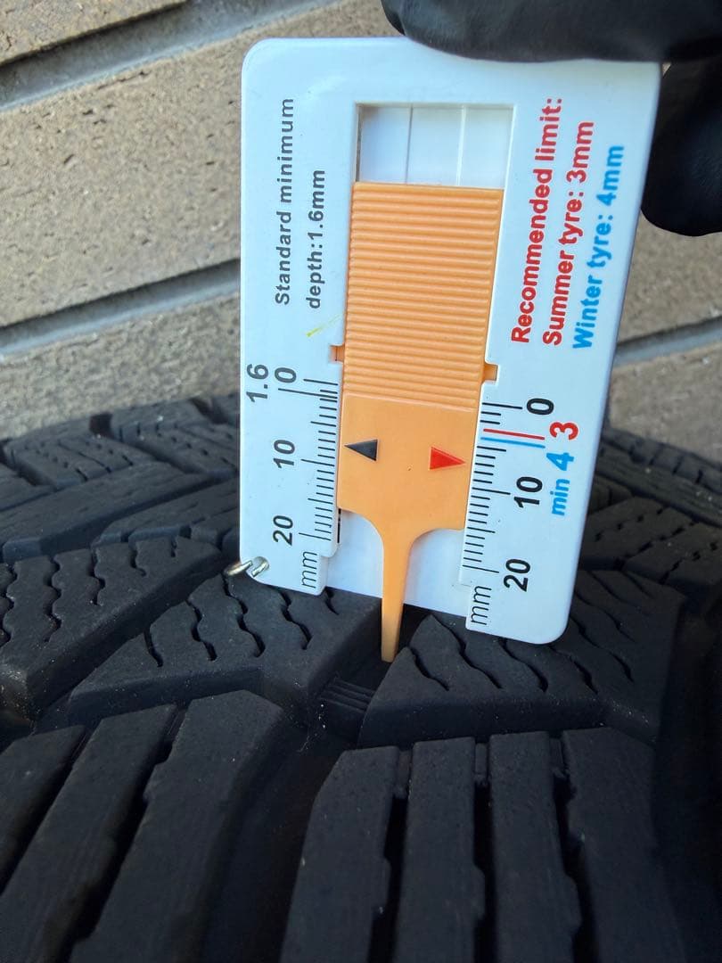 ②メルセデスE300用245/45 R18 ミシュランスタッドレスMAKホイール