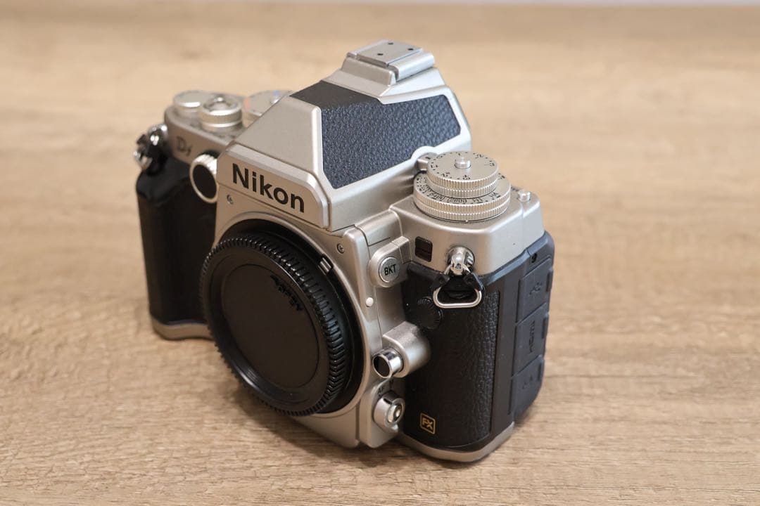 Nikon DF ボディ フルサイズ一眼レフカメラ
