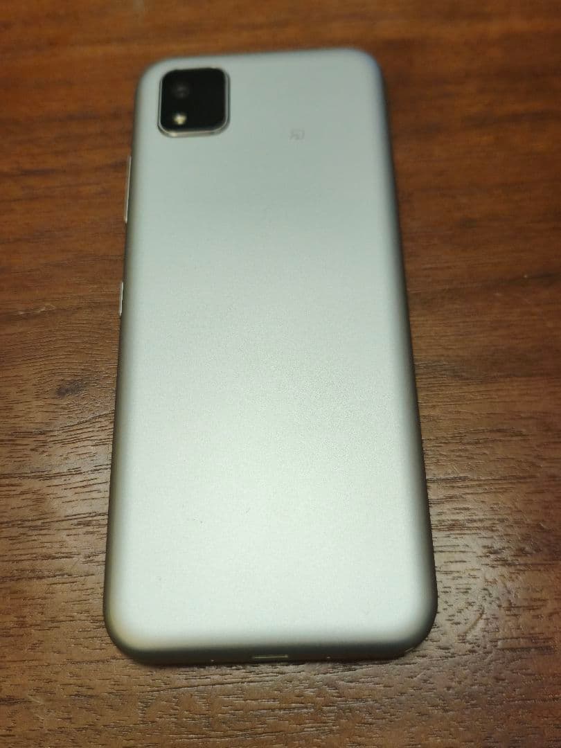 【美品】A205KC かんたんスマホ3 シルバー